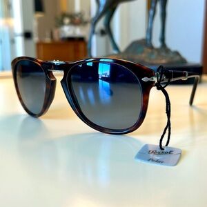 Persol 714 Polarized Sunglasses - EUC